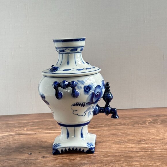 Hand-Painted Russian Gzhel Samovar, Blue and White Ceramic, Decorative Teapot - Picture 11 of 14